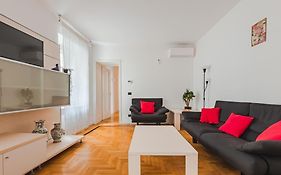 Piazza Unita Central Apartment