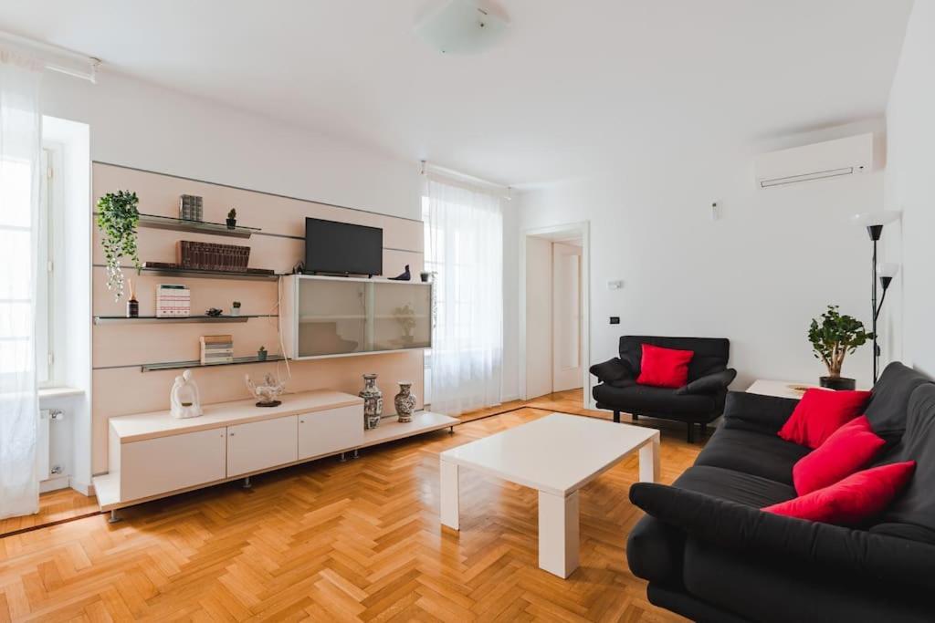 Piazza Unita Central Apartment Trieste Esterno foto
